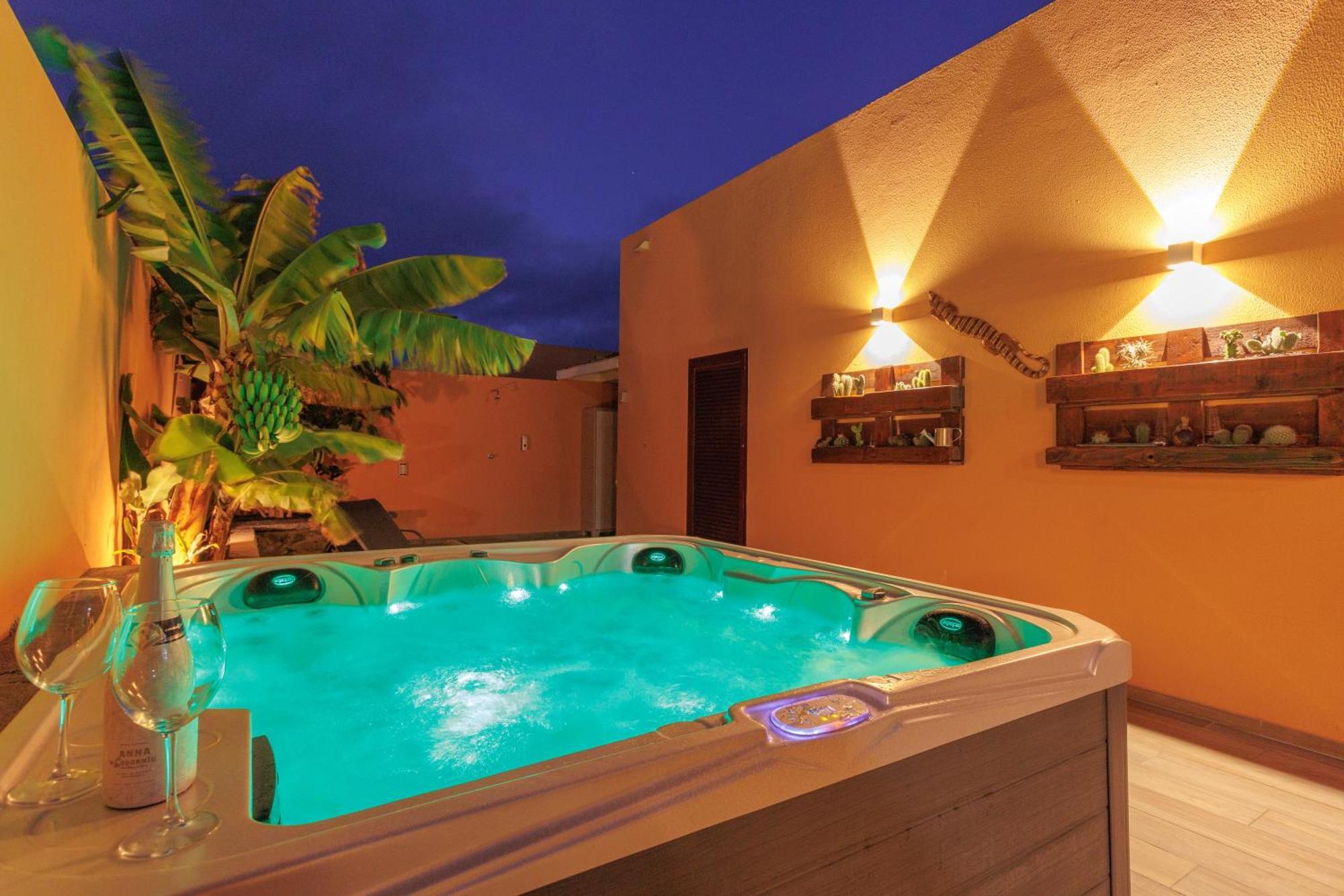 Villa Jacuzzi & Barbecue La Oliva Exterior foto
